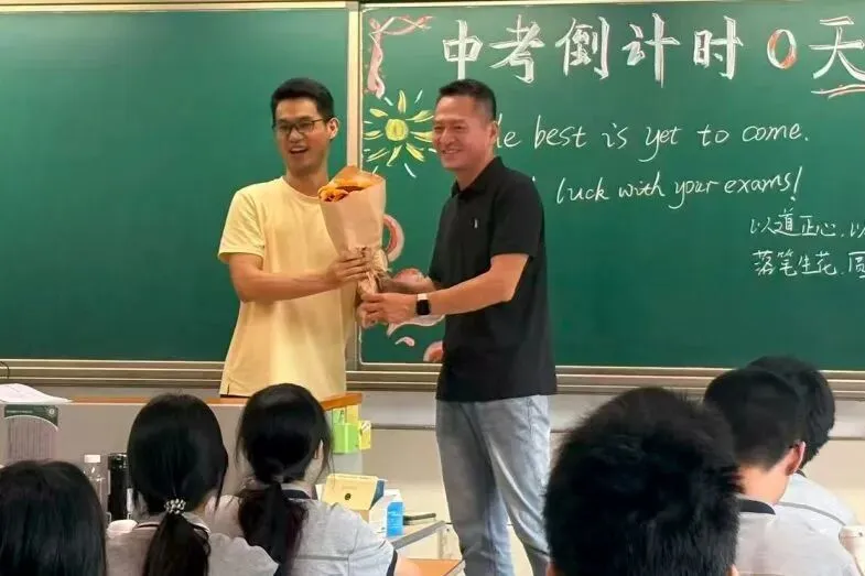 菁菁者莪,落笔荣光|中考首日,为少年的全力以赴加油!-第15张图片-四季读书网