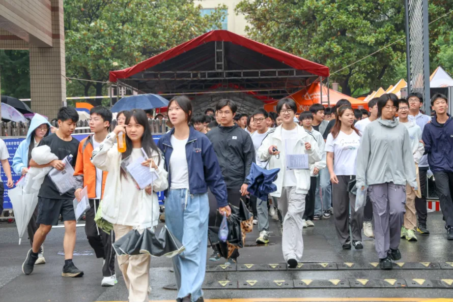 中考,结束!下一站→暑假!!-第10张图片-四季读书网