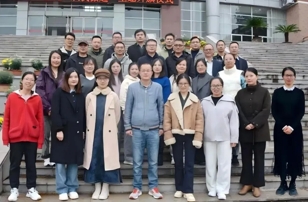 【凤高招生】2026中考季:语文教研组-第8张图片-四季读书网 【凤高招生】2026中考季:语文教研组-第8张图片-四季读书网