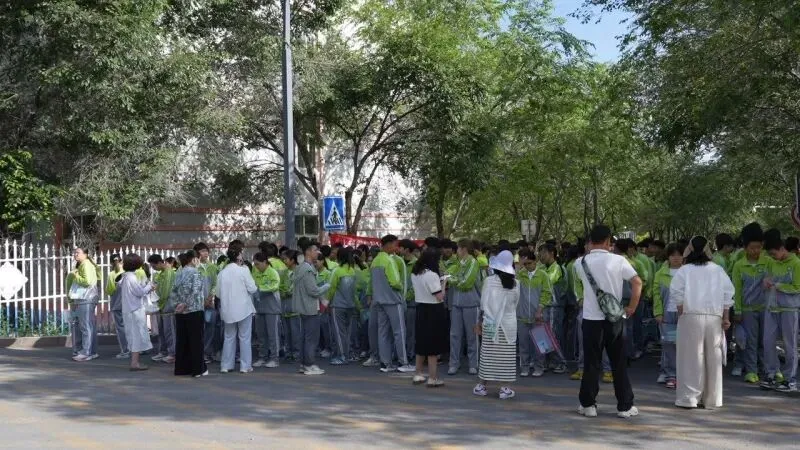 中考首日:巴里坤县多部门全力以赴护航中考-第5张图片-四季读书网 中考首日:巴里坤县多部门全力以赴护航中考-第5张图片-四季读书网