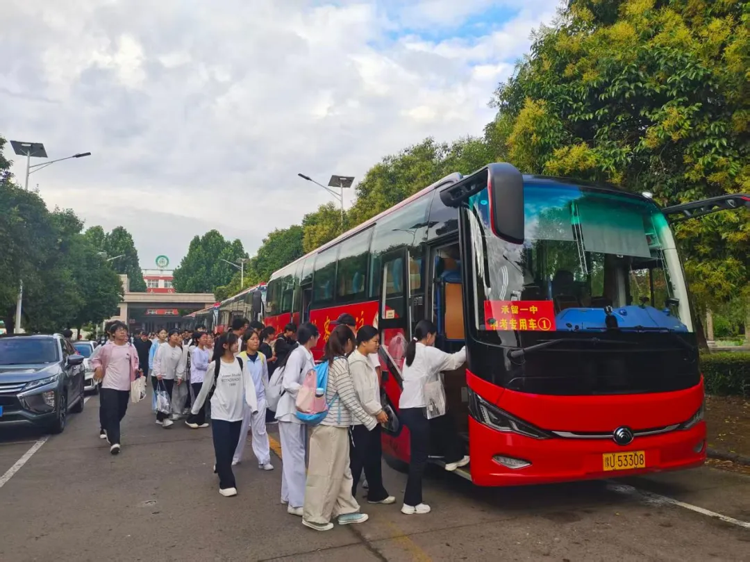 中考专车点对点直达 交通护航少年逐梦考场-第5张图片-四季读书网