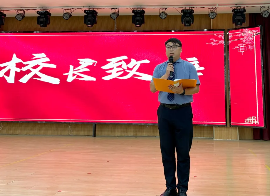 逐梦远航 决胜中考 | 汝州市新时代精英学校圆满举行2026届初三毕业典礼-第21张图片-四季读书网