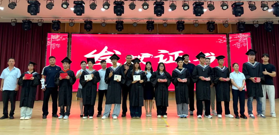 逐梦远航 决胜中考 | 汝州市新时代精英学校圆满举行2026届初三毕业典礼-第27张图片-四季读书网