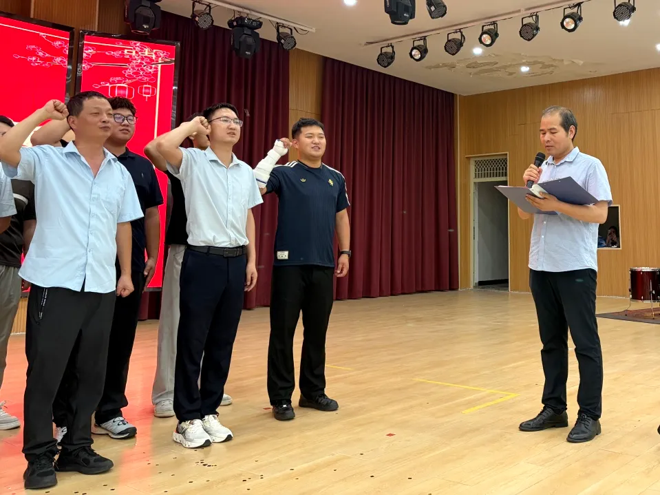 逐梦远航 决胜中考 | 汝州市新时代精英学校圆满举行2026届初三毕业典礼-第39张图片-四季读书网