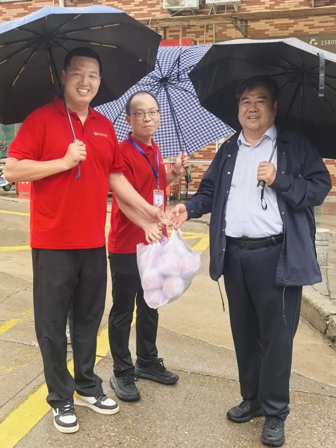 【渭北视窗】潜心三载迎中考,暖心护航赴考场——我校初2026届送考纪实-第17张图片-四季读书网