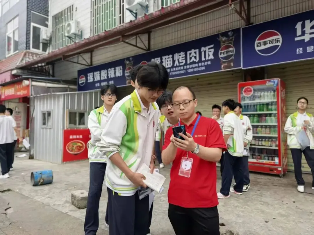 【渭北视窗】潜心三载迎中考,暖心护航赴考场——我校初2026届送考纪实-第18张图片-四季读书网