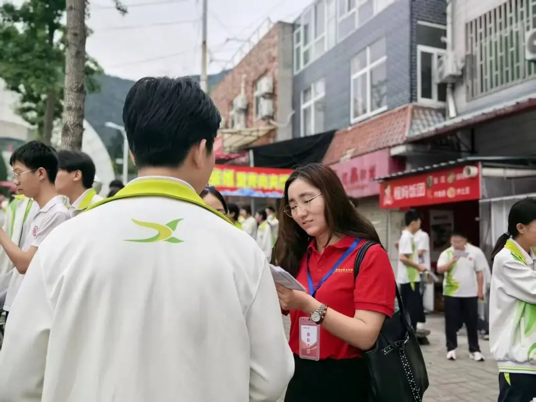 【渭北视窗】潜心三载迎中考,暖心护航赴考场——我校初2026届送考纪实-第21张图片-四季读书网