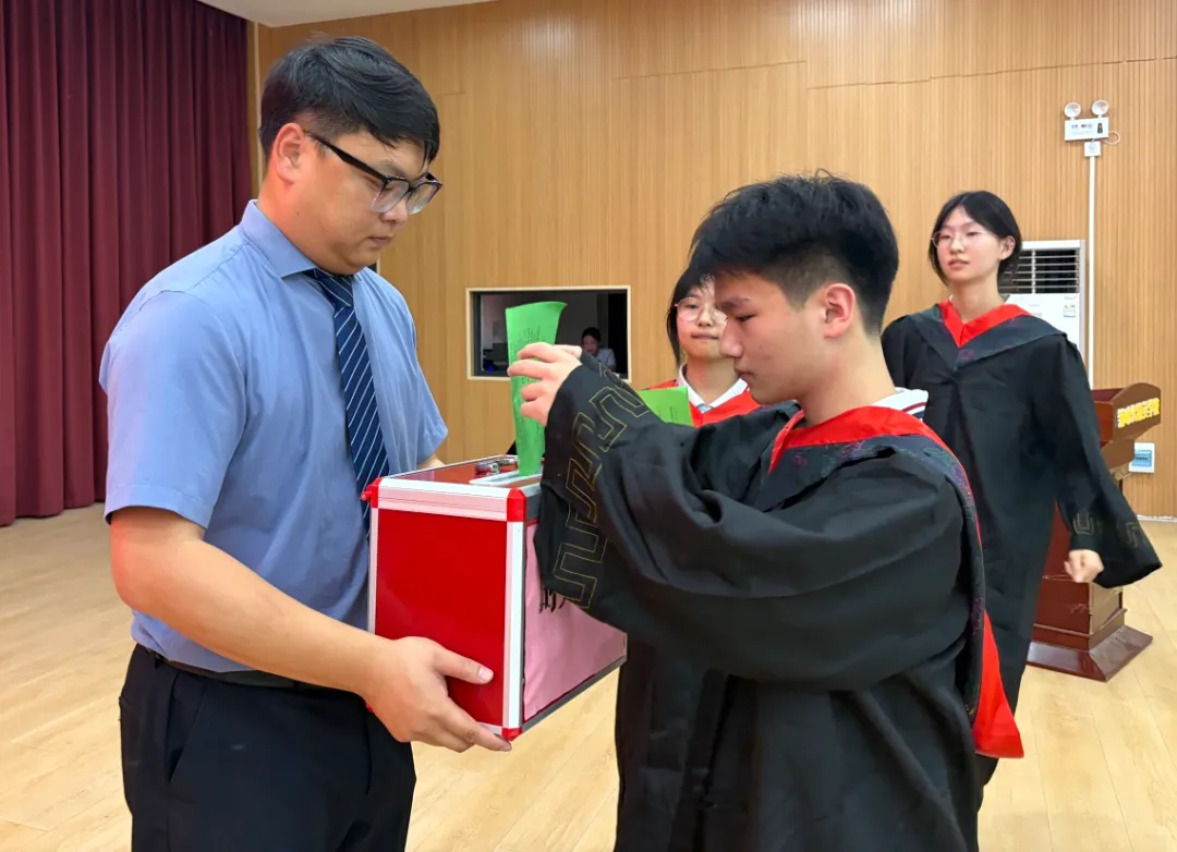 逐梦远航 决胜中考 | 汝州市新时代精英学校圆满举行2026届初三毕业典礼-第47张图片-四季读书网