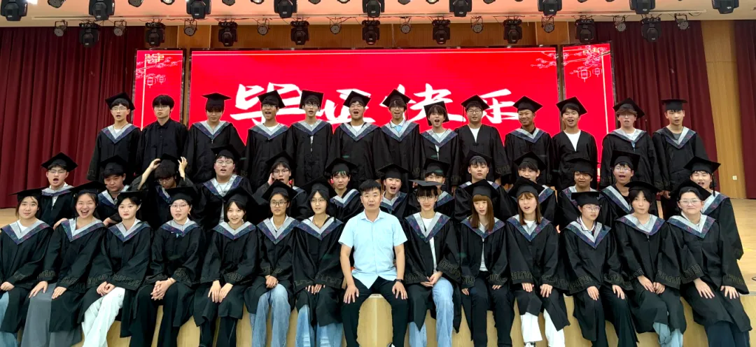 逐梦远航 决胜中考 | 汝州市新时代精英学校圆满举行2026届初三毕业典礼-第53张图片-四季读书网