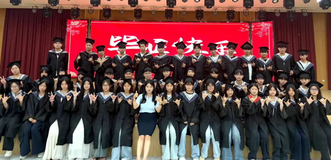 逐梦远航 决胜中考 | 汝州市新时代精英学校圆满举行2026届初三毕业典礼-第55张图片-四季读书网