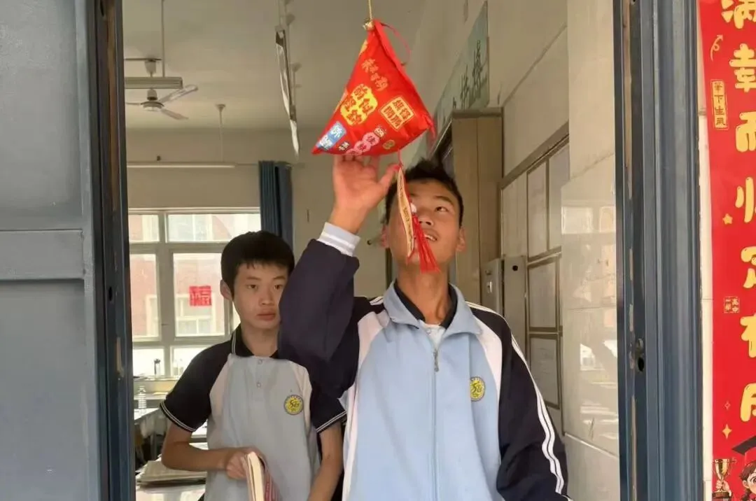 龙源 | 中考加油,龙源必胜-第60张图片-四季读书网