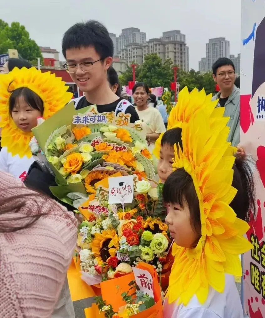 沭阳中考落幕!!-第8张图片-四季读书网