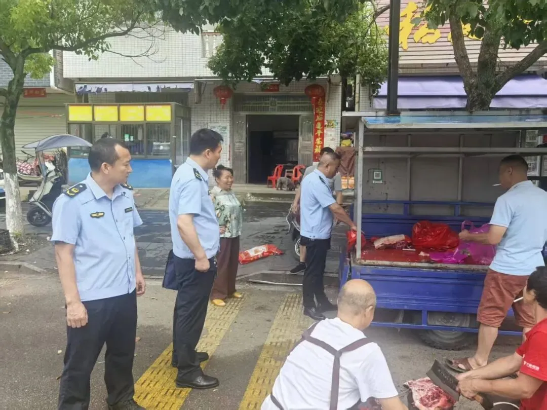 全力护航中考 守护逐梦之路丨五祖镇多部门联动做实中考服务保障-第10张图片-四季读书网 全力护航中考 守护逐梦之路丨五祖镇多部门联动做实中考服务保障-第10张图片-四季读书网