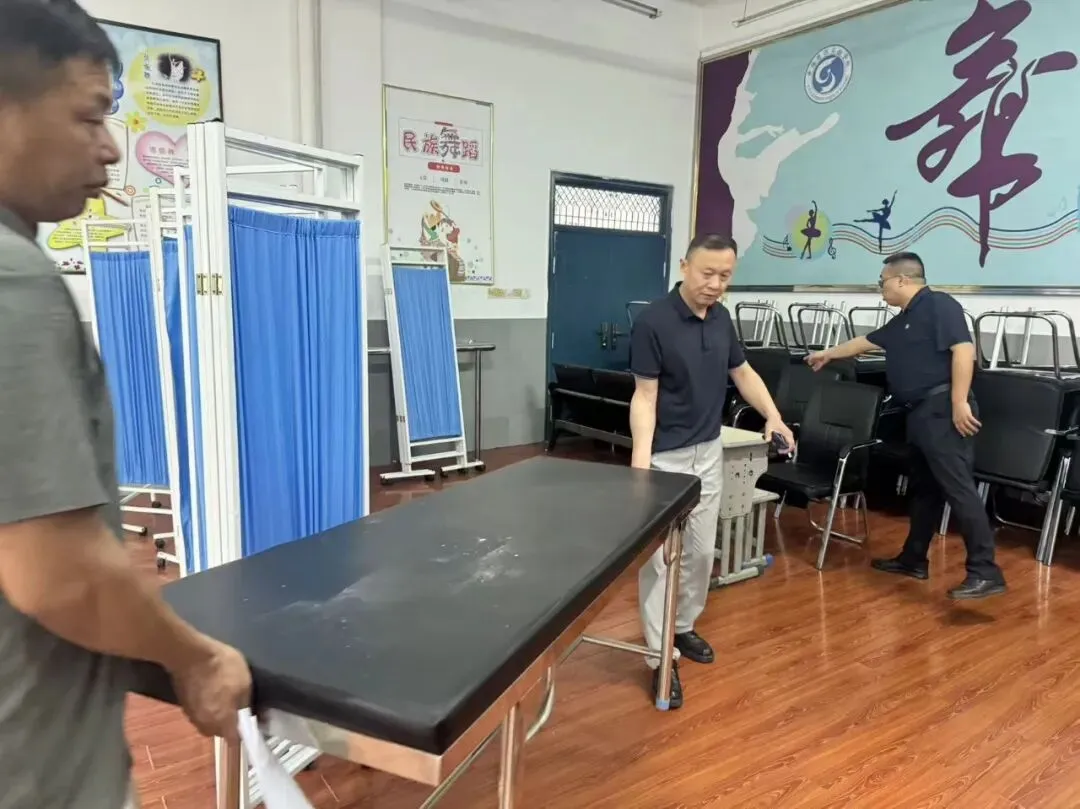 全力护航中考 守护逐梦之路丨五祖镇多部门联动做实中考服务保障-第12张图片-四季读书网 全力护航中考 守护逐梦之路丨五祖镇多部门联动做实中考服务保障-第12张图片-四季读书网