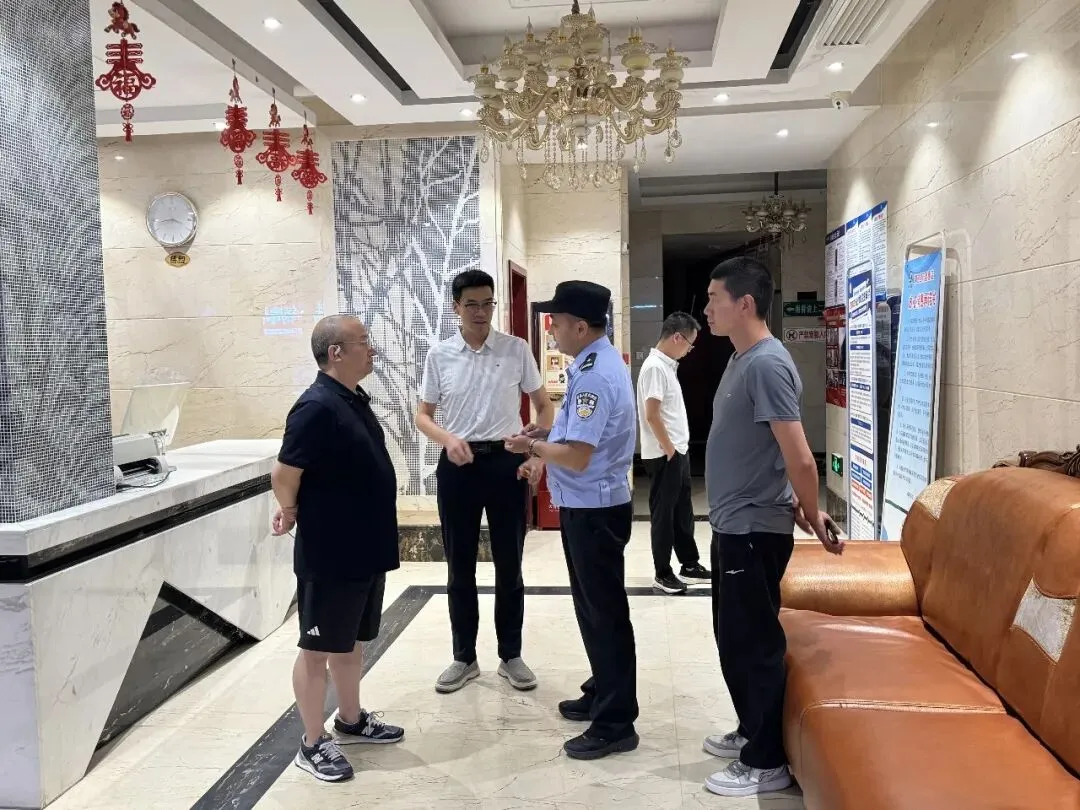 中考顺利落幕,藏蓝守护一直在-第3张图片-四季读书网