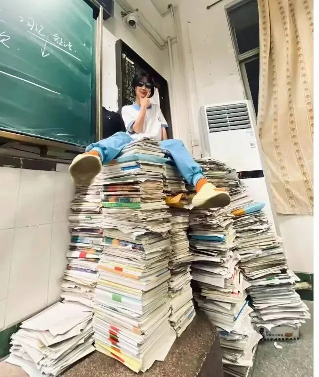 中考后学生和家长的千姿百态-第1张图片-四季读书网