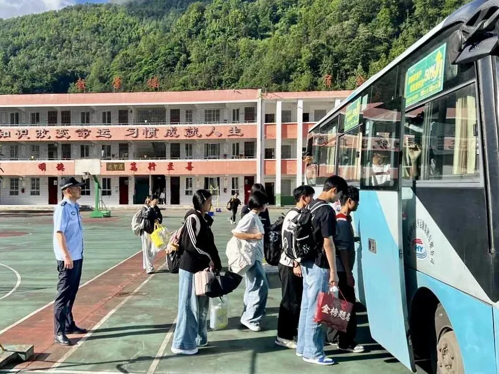 中考顺利落幕,藏蓝守护一直在-第4张图片-四季读书网