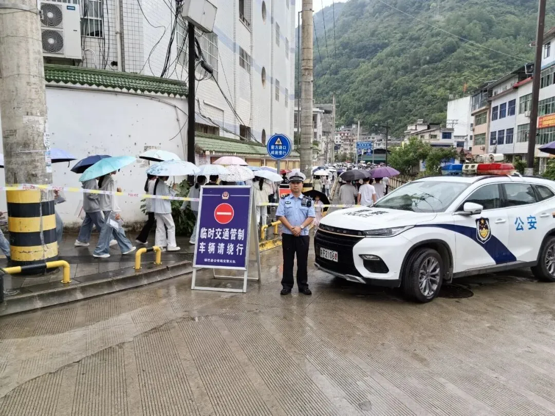 中考顺利落幕,藏蓝守护一直在-第6张图片-四季读书网