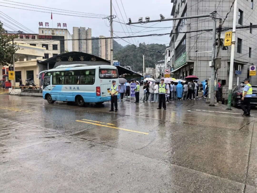 中考顺利落幕,藏蓝守护一直在-第7张图片-四季读书网