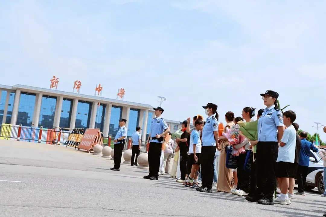 中考安保圆满收官!新绛公安暖心护航,助力学子顺利赴考-第6张图片-四季读书网 中考安保圆满收官!新绛公安暖心护航,助力学子顺利赴考-第6张图片-四季读书网