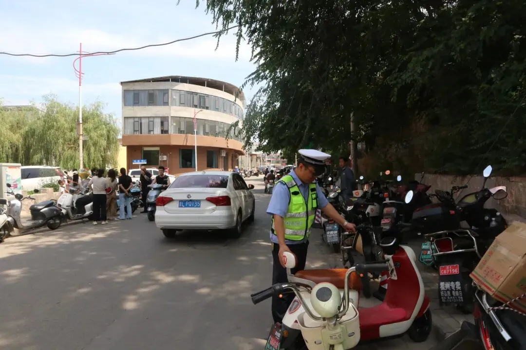【护航中考】平安落幕!霍州公安交警圆满完成2026年中考交通安保工作-第12张图片-四季读书网 【护航中考】平安落幕!霍州公安交警圆满完成2026年中考交通安保工作-第12张图片-四季读书网