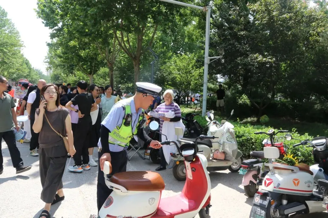 【护航中考】平安落幕!霍州公安交警圆满完成2026年中考交通安保工作-第13张图片-四季读书网 【护航中考】平安落幕!霍州公安交警圆满完成2026年中考交通安保工作-第13张图片-四季读书网