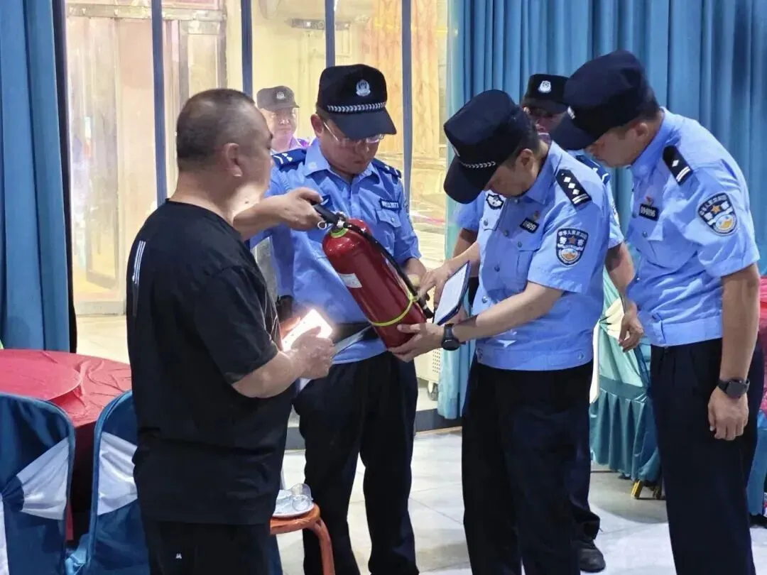 全省公安机关圆满完成端午假期和中考安保工作-第10张图片-四季读书网 全省公安机关圆满完成端午假期和中考安保工作-第10张图片-四季读书网