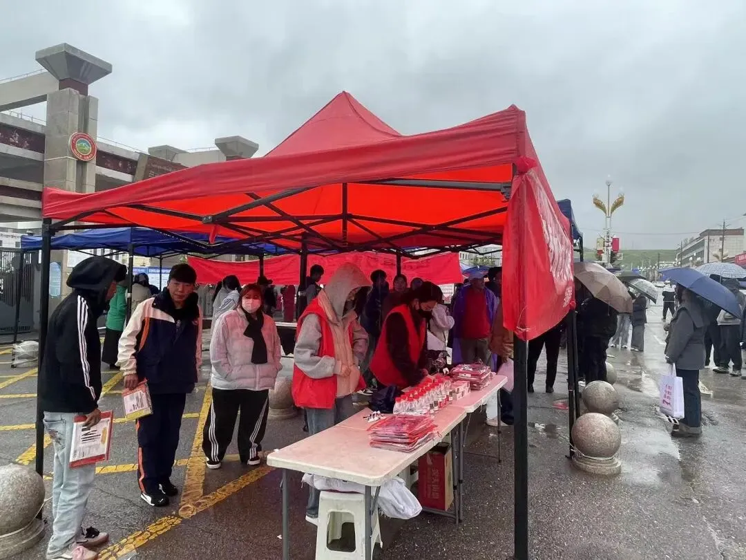 青春加油站 护航中考路-第28张图片-四季读书网