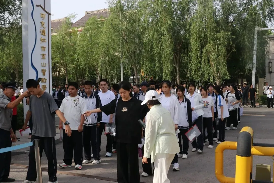 今日开考!师市2879名中考考生逐梦启航-第15张图片-四季读书网 今日开考!师市2879名中考考生逐梦启航-第15张图片-四季读书网