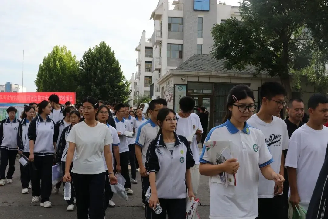 今日开考!师市2879名中考考生逐梦启航-第19张图片-四季读书网 今日开考!师市2879名中考考生逐梦启航-第19张图片-四季读书网