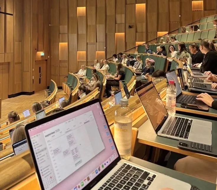 剑桥大学三一学院法律本科面试真题25-第1张图片-四季读书网 剑桥大学三一学院法律本科面试真题25-第1张图片-四季读书网