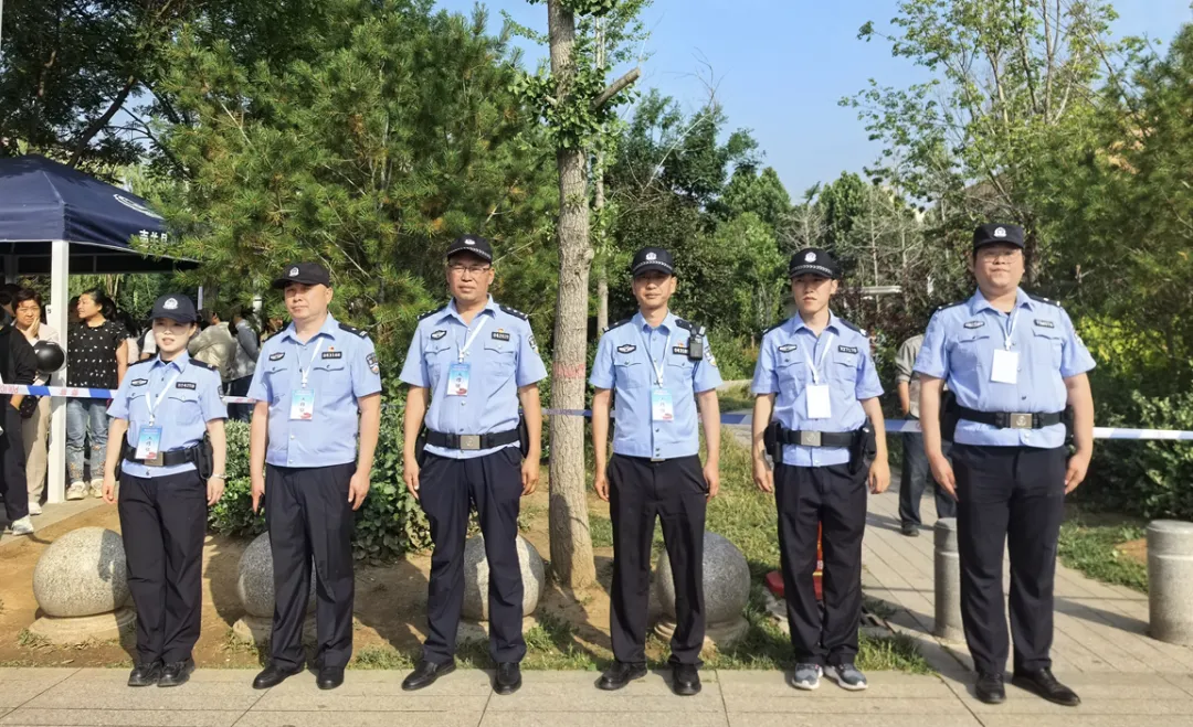 护航中考  “警”准发力-第5张图片-四季读书网