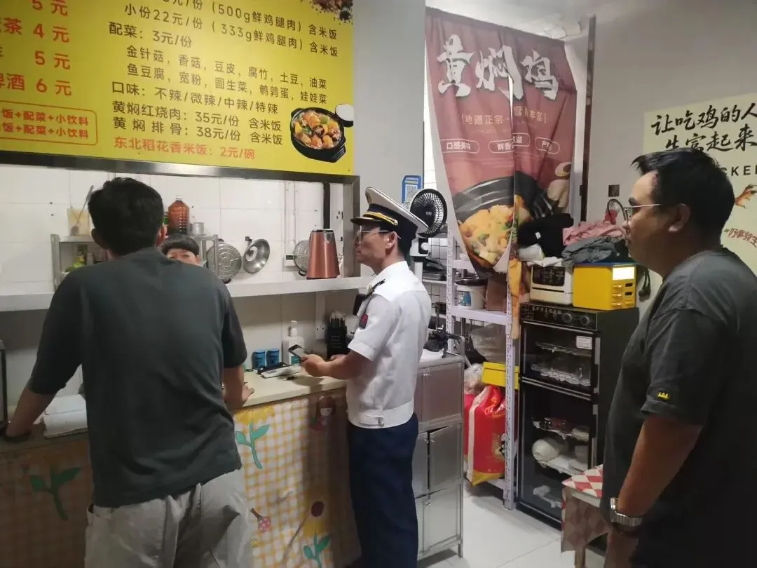 护航“考试月” 门头沟消防对中考考点及周边餐饮场所开展夜查指导-第6张图片-四季读书网
