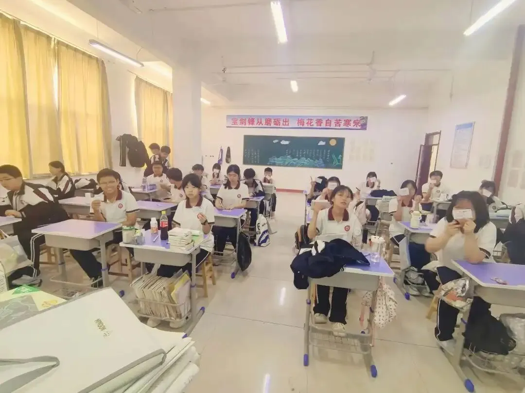 暖心护航中考,温情伴梦前行|景县锦腾高级中学全方位守护初三学子逐梦之路!-第9张图片-四季读书网