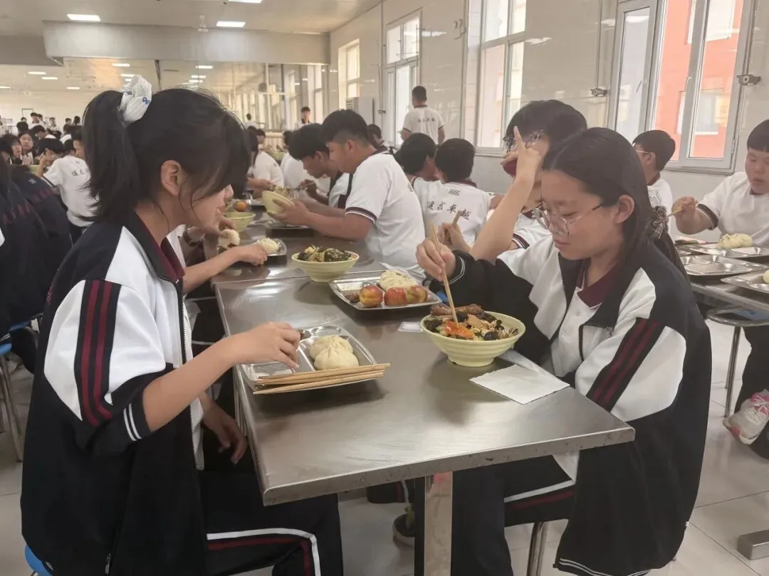 暖心护航中考,温情伴梦前行|景县锦腾高级中学全方位守护初三学子逐梦之路!-第10张图片-四季读书网