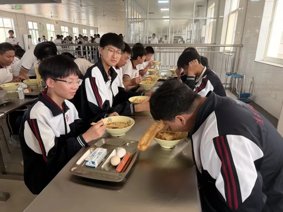 暖心护航中考,温情伴梦前行|景县锦腾高级中学全方位守护初三学子逐梦之路!-第11张图片-四季读书网