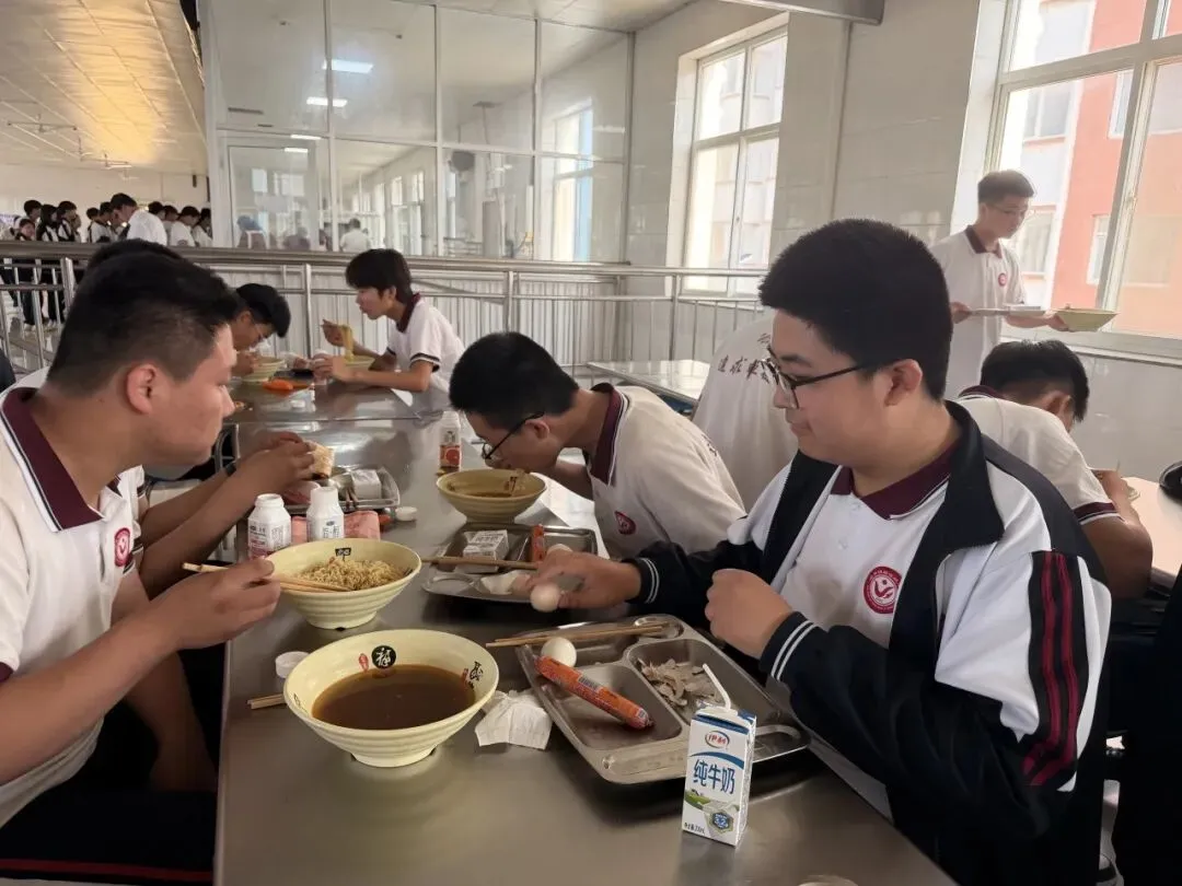 暖心护航中考,温情伴梦前行|景县锦腾高级中学全方位守护初三学子逐梦之路!-第12张图片-四季读书网