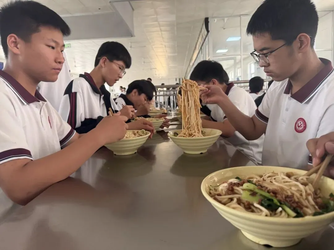 暖心护航中考,温情伴梦前行|景县锦腾高级中学全方位守护初三学子逐梦之路!-第17张图片-四季读书网