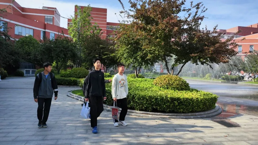 中考落幕:少年逐梦勇向前-第4张图片-四季读书网