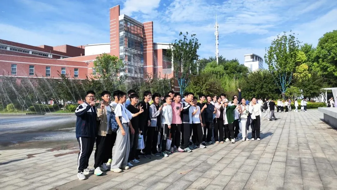 中考落幕:少年逐梦勇向前-第9张图片-四季读书网