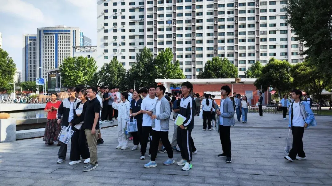 中考落幕:少年逐梦勇向前-第11张图片-四季读书网