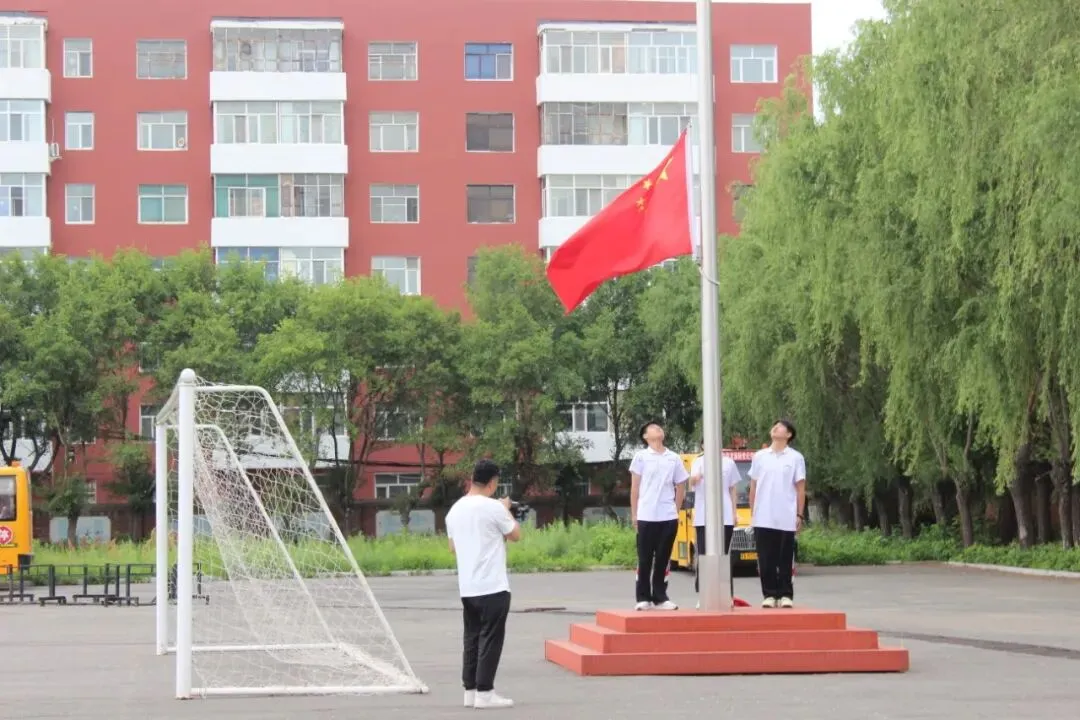 亮剑中考 再创辉煌——鹅坡集团阿城校区哈尔滨市龙涤新世纪学校隆重举行2026届出征仪式-第5张图片-四季读书网 亮剑中考 再创辉煌——鹅坡集团阿城校区哈尔滨市龙涤新世纪学校隆重举行2026届出征仪式-第5张图片-四季读书网
