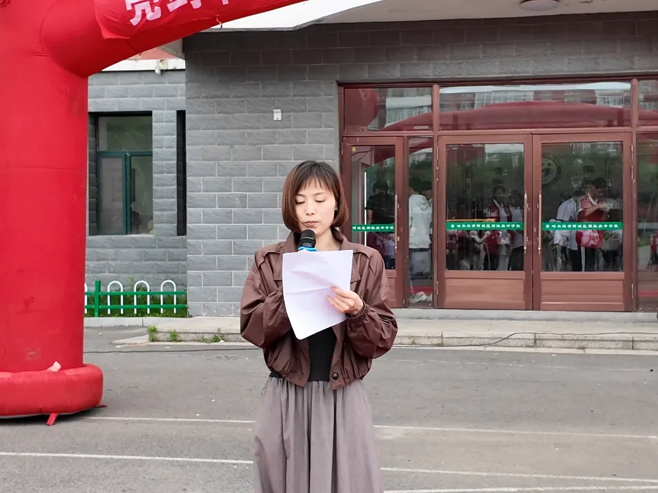 亮剑中考 再创辉煌——鹅坡集团阿城校区哈尔滨市龙涤新世纪学校隆重举行2026届出征仪式-第10张图片-四季读书网 亮剑中考 再创辉煌——鹅坡集团阿城校区哈尔滨市龙涤新世纪学校隆重举行2026届出征仪式-第10张图片-四季读书网