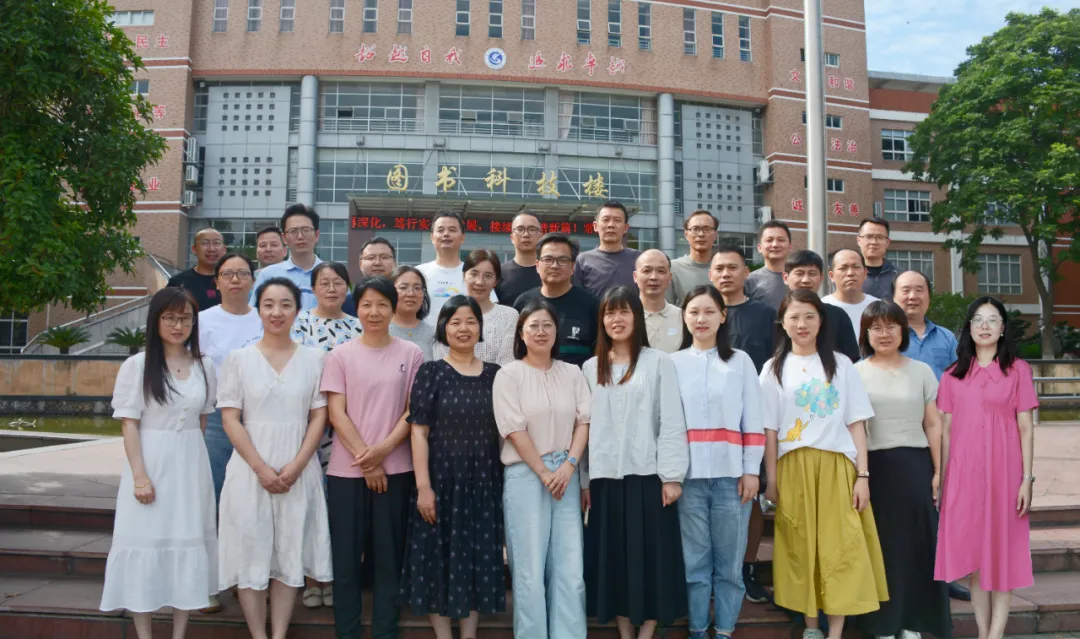 【凤高招生】2026中考季:数学教研组-第8张图片-四季读书网