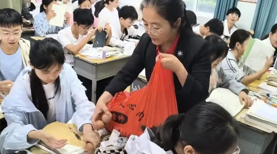 执笔逐梦,亮剑中考!上蔡中学2026年初三学子中考热血壮行!-第7张图片-四季读书网