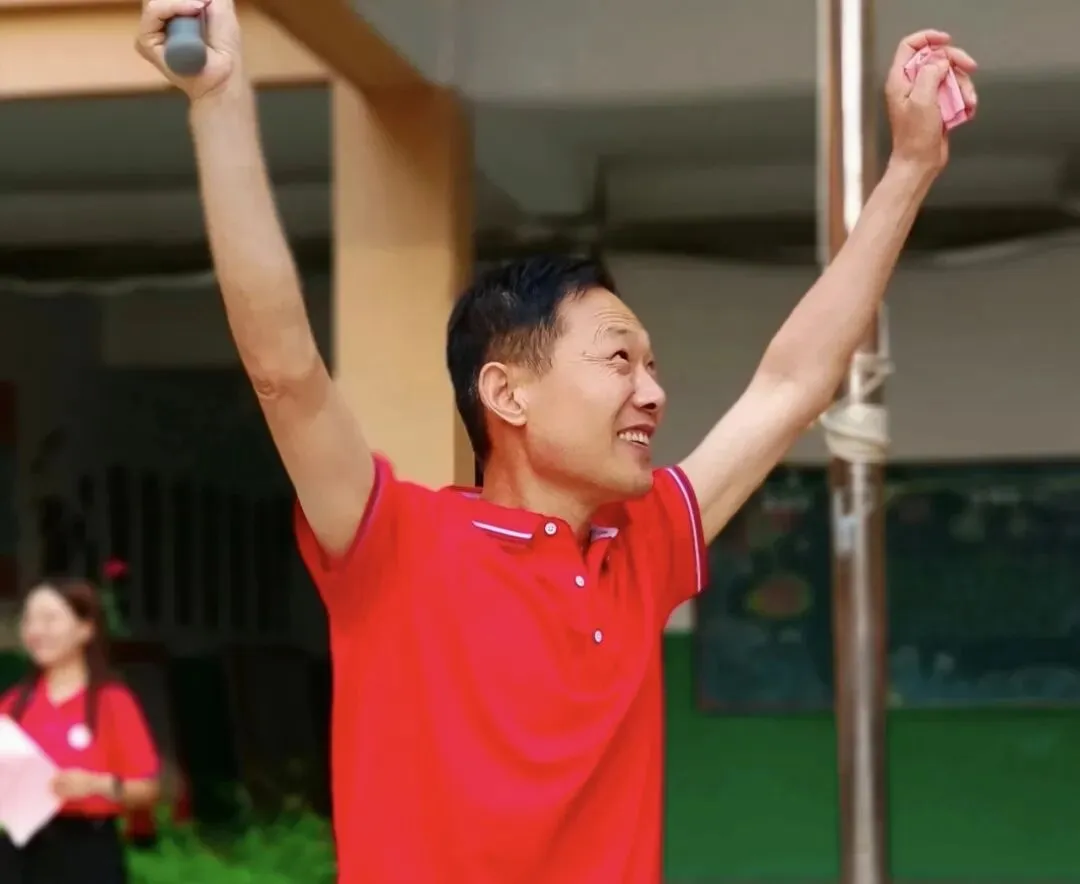 执笔逐梦,亮剑中考!上蔡中学2026年初三学子中考热血壮行!-第11张图片-四季读书网