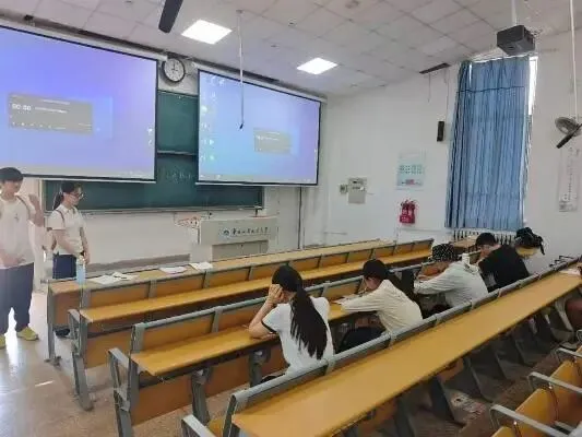 材料学院成功举办英语四六级模拟考试-第5张图片-四季读书网 材料学院成功举办英语四六级模拟考试-第5张图片-四季读书网