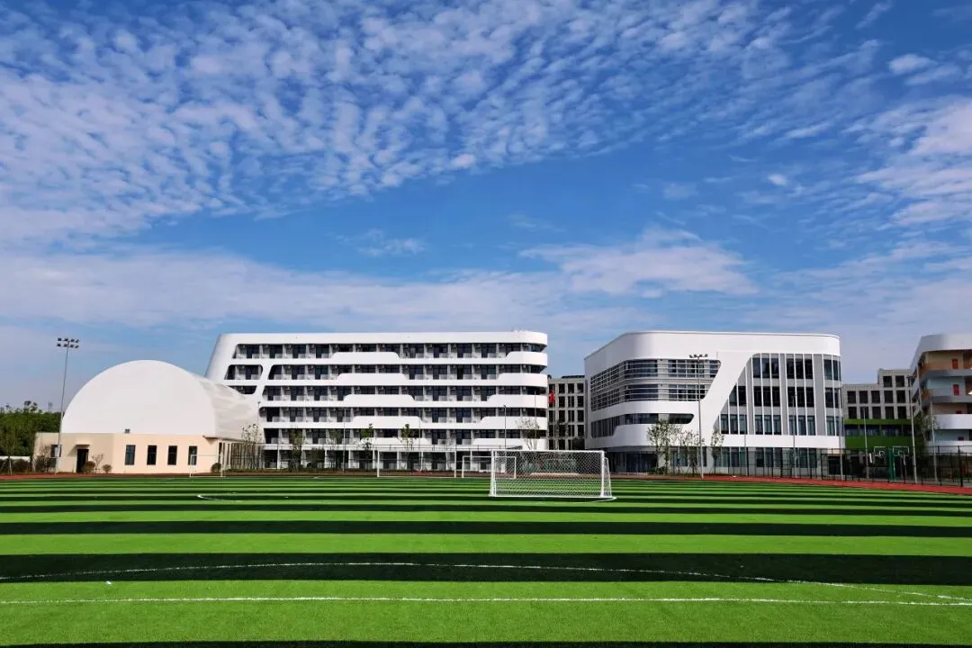 欢迎中考志愿填报上海松江区爱菊学校(代码175025)-第7张图片-四季读书网 欢迎中考志愿填报上海松江区爱菊学校(代码175025)-第7张图片-四季读书网