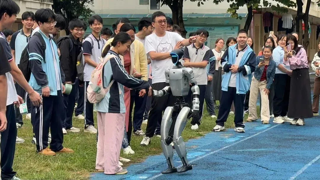 中考倒计时1天!南宁市桂华高级中学祝全市中考生一举夺魁,中考必胜!-第17张图片-四季读书网