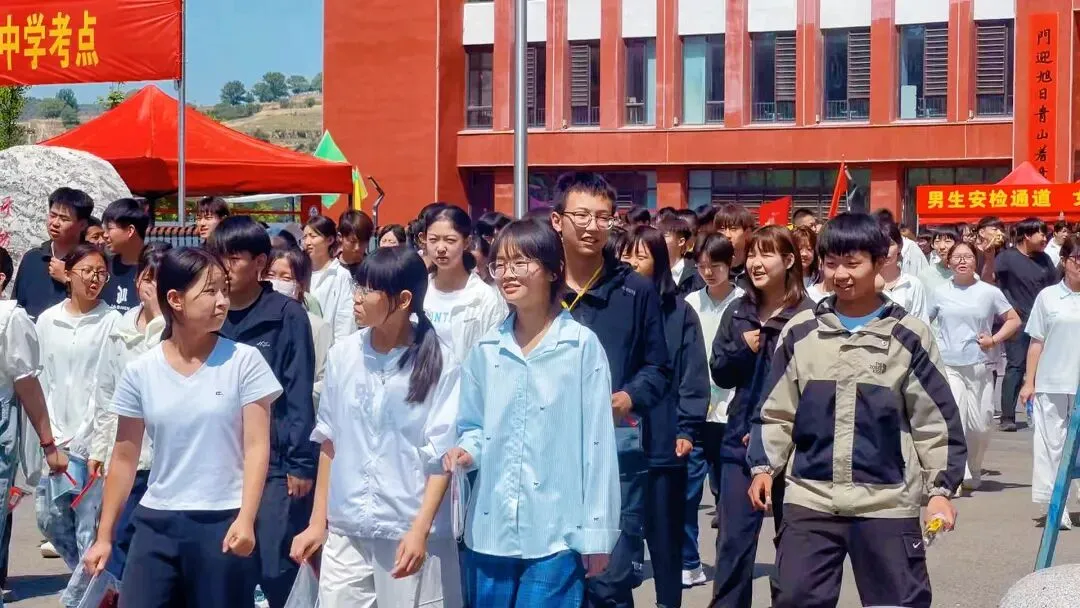 中考圆满收官!静乐少年,前路自有繁花!-第2张图片-四季读书网